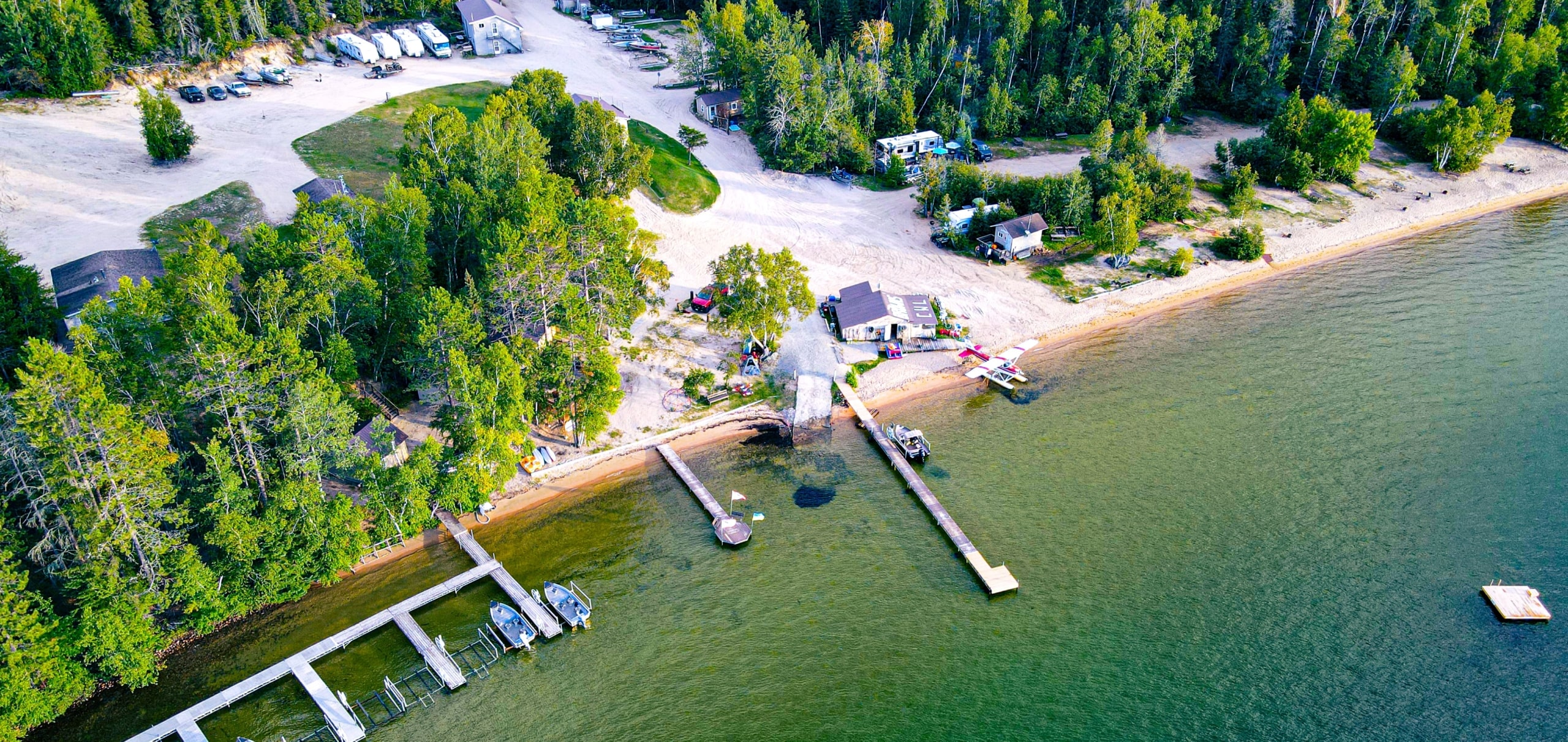 Forfaits de pêche sur glace au doré — Browns’ Clearwater West Lodge – Browns’ Clearwater West Lodge